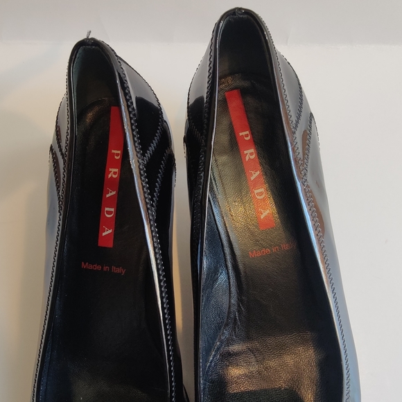 Prada Women's Patent leather Pump - Picture 10 of 12